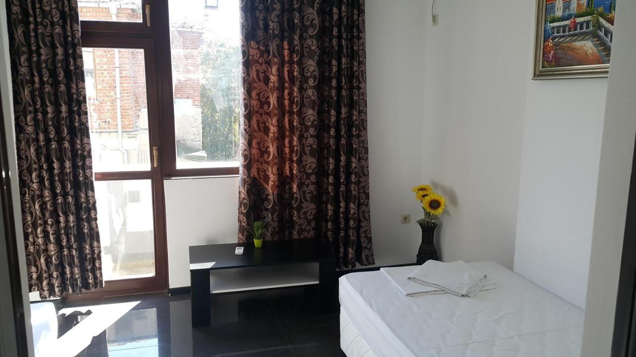 Central Beach Guest Rooms Burgas Luaran gambar